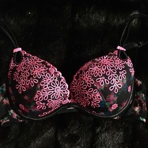 3/$25 Victoria’s Secret-Size 34-B